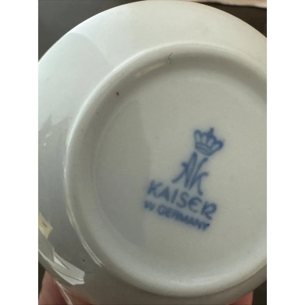AK Kaiser Trinket Box West Germany Lidded Lid Floral Gold Trim Porcelain Vintage